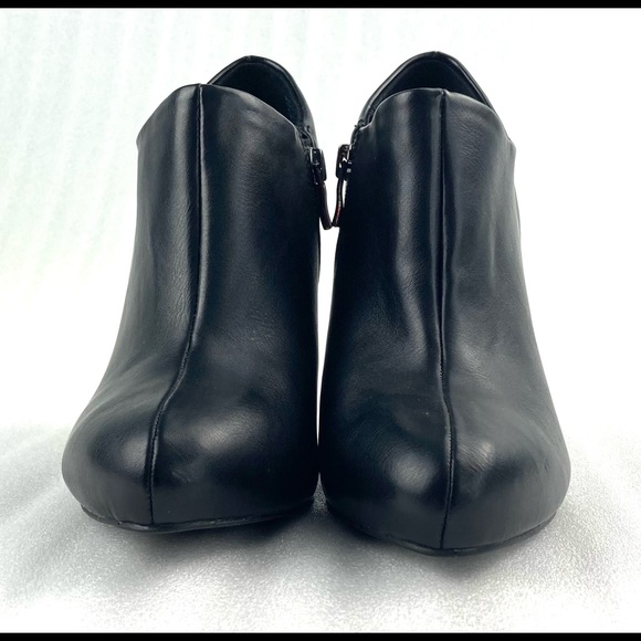 Worthington Black Heels Booties Sz 8 - Picture 2 of 7